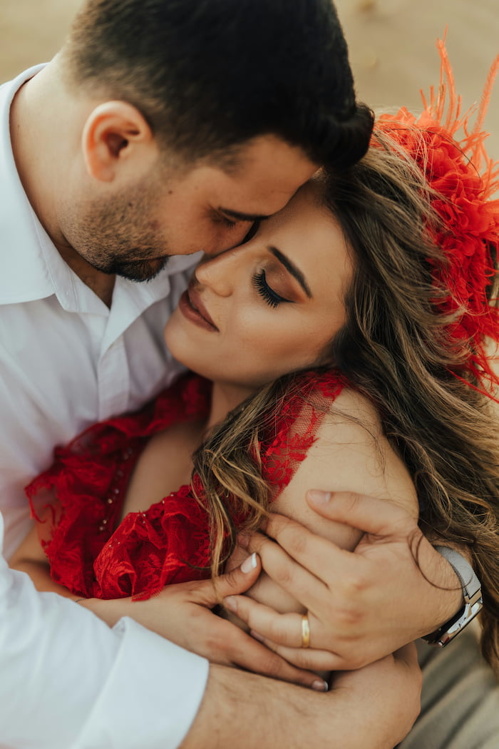 Couples photography Houston - romantic engagement photo of couple embracing